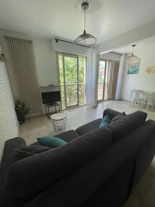 Grand Studio Dans Residence Avec Piscine Hyères 0*,  فرنسا