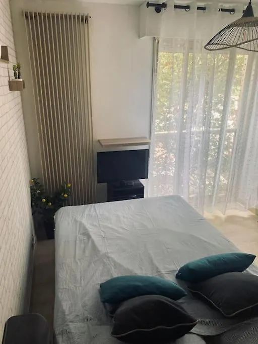 Grand Studio Dans Residence Avec Piscine Hyères فرنسا