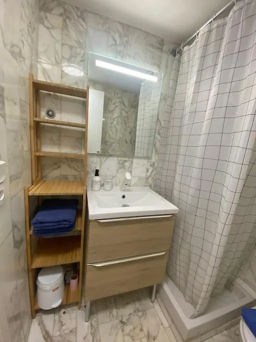 Grand Studio Dans Residence Avec Piscine Hyères فرنسا