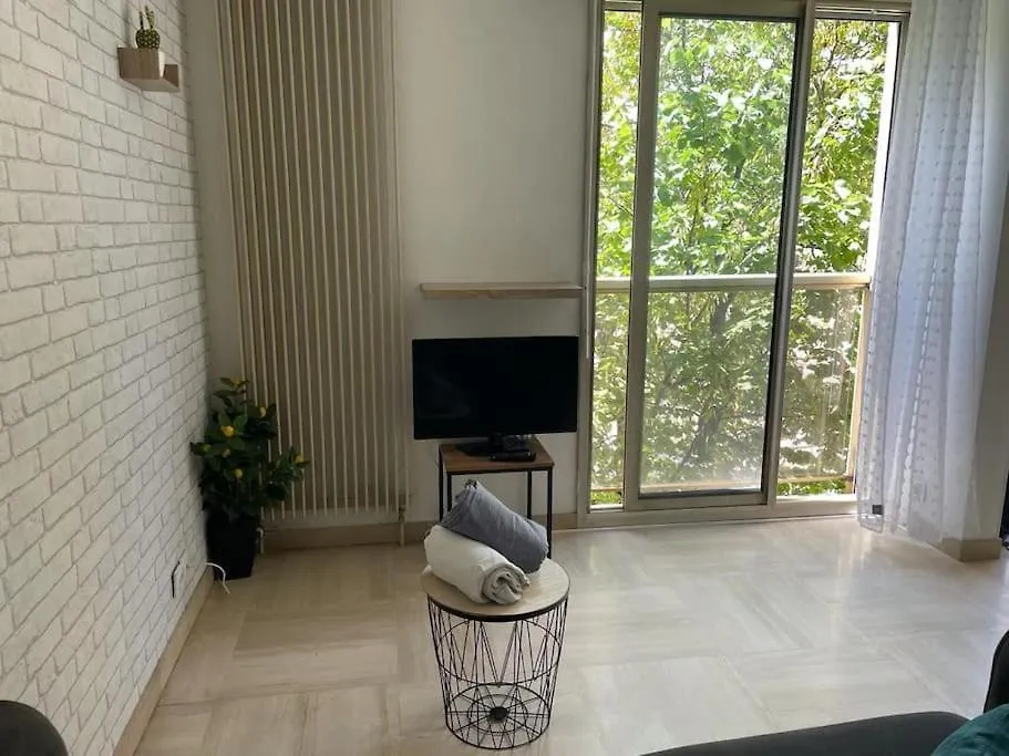 Grand Studio Dans Residence Avec Piscine Hyères